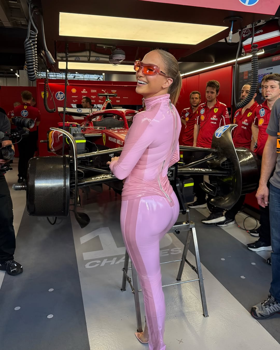 jlo-18527924770037720_6308246127810879654_n_1080.jpg