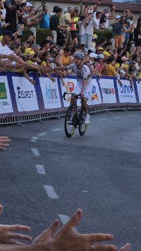 IMG-b108a5aeaf775794b76797b417bcf559-V.jpg